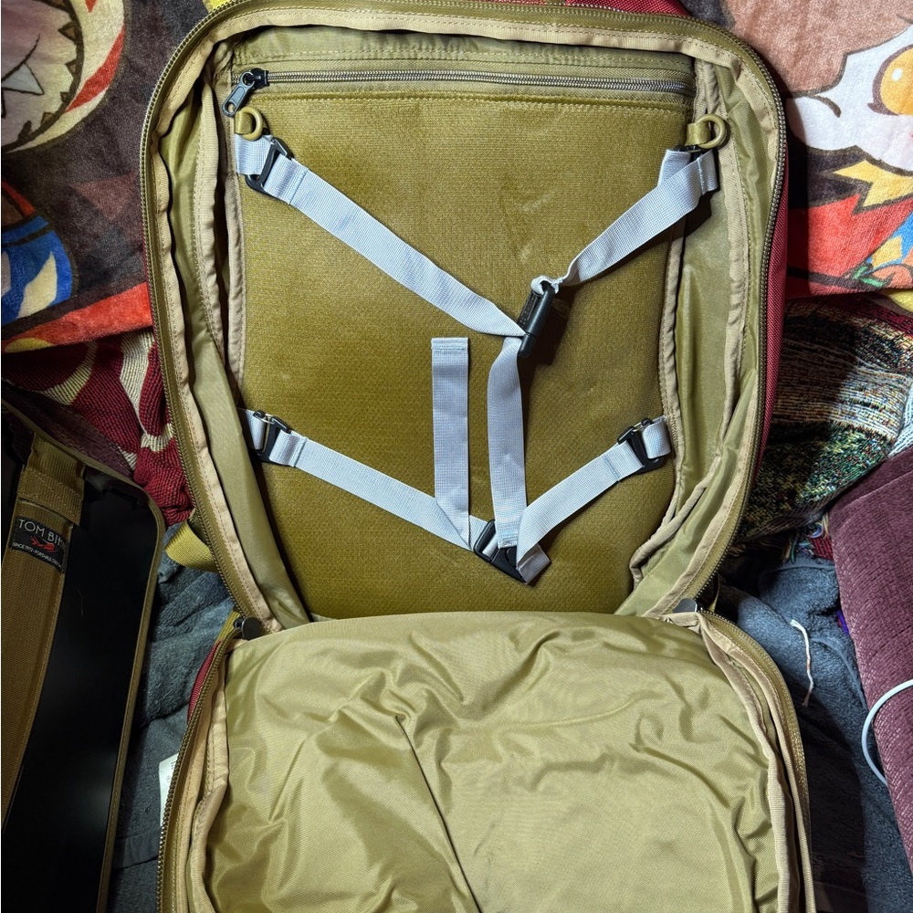 Tom Bihn Mars Red Guides Edition Synik 30 - RARE - Picture 3 of 7